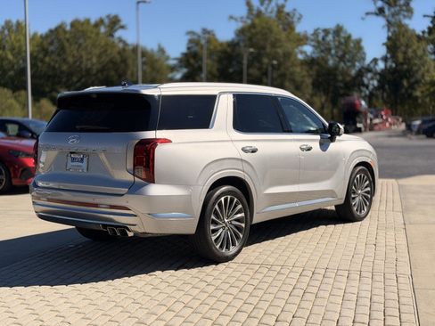 Used 2024 Hyundai Palisade Calligraphy image 6