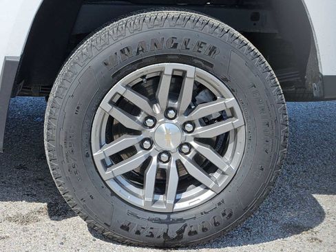 Used 2023 Chevrolet Colorado LT w/ LT Convenience Package II image 14