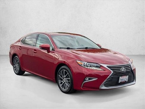 Used 2017 Lexus ES 350 w/ Luxury Package FWD image 3