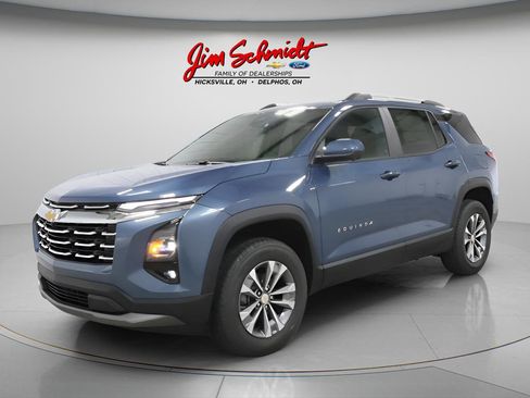 New 2026 Chevrolet Equinox LT FWD image 2