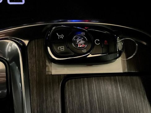 Used 2024 Buick Enclave Avenir image 26