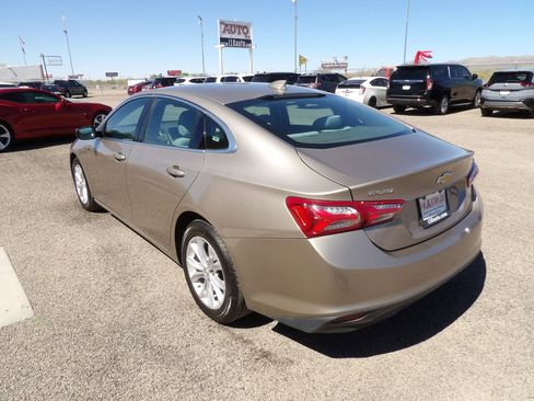 Used 2022 Chevrolet Malibu LT FWD image 6