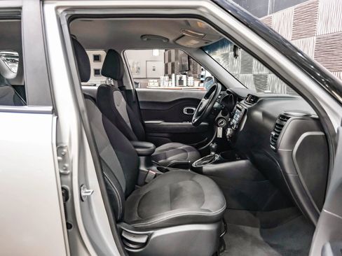 Used 2019 Kia Soul + FWD image 30