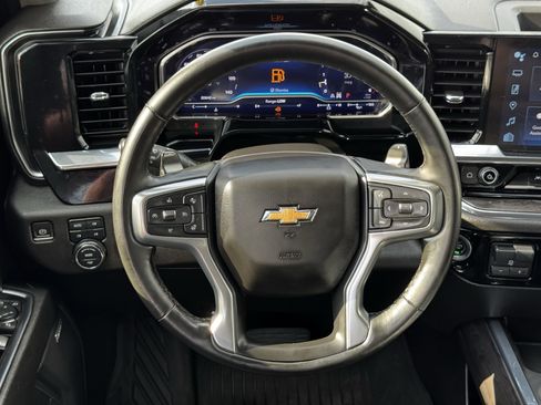Used 2024 Chevrolet Silverado 1500 LTZ AWD/4WD image 3