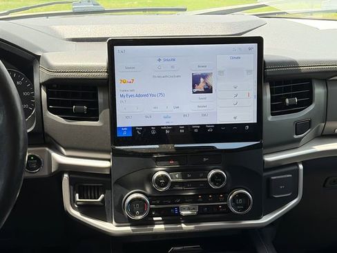 Used 2023 Ford Expedition XLT RWD image 15