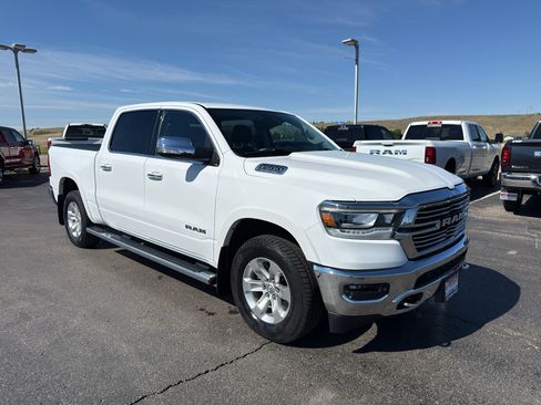 Used 2022 RAM 1500 Laramie AWD/4WD image 3