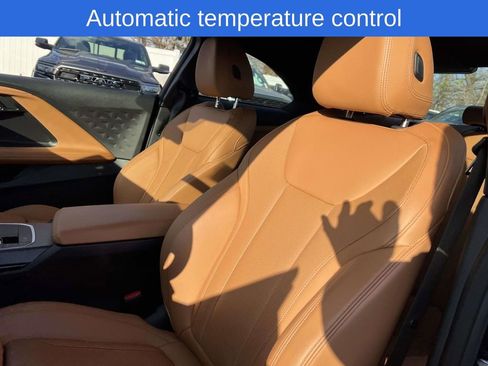 Used 2023 BMW 230i xDrive Coupe w/ Premium Package image 17