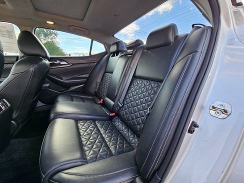 Used 2016 Nissan Maxima Platinum FWD image 13