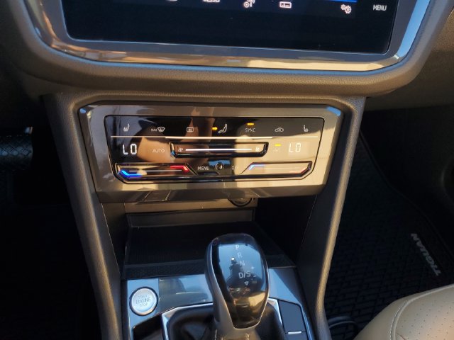 Certified 2023 Volkswagen Tiguan SE w/ Panoramic Sunroof Package FWD image 26