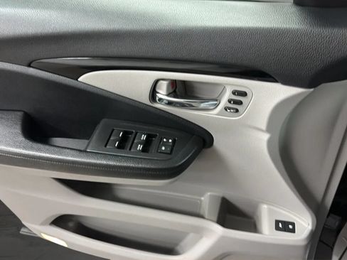 Used 2018 Honda Pilot Elite image 17