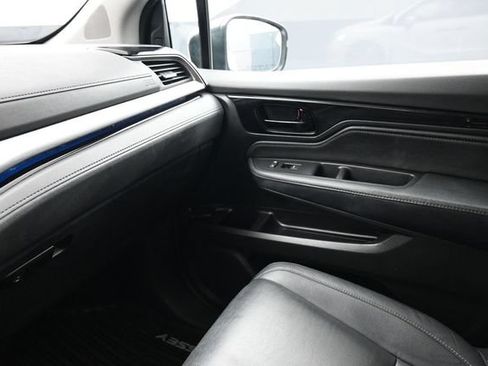 Used 2023 Honda Odyssey Touring image 9