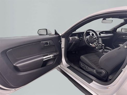 Used 2017 Ford Mustang GT image 9