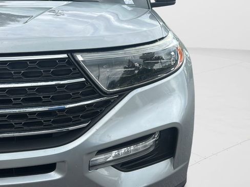 Used 2020 Ford Explorer XLT w/ Equipment Group 202A AWD/4WD image 34