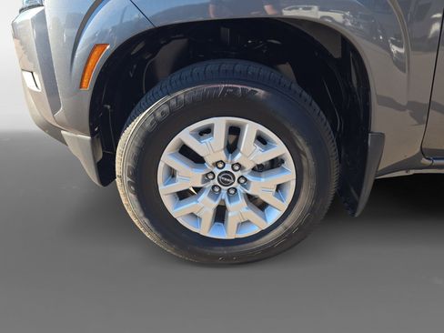 Certified 2022 Nissan Frontier SV w/ Technology Package image 9