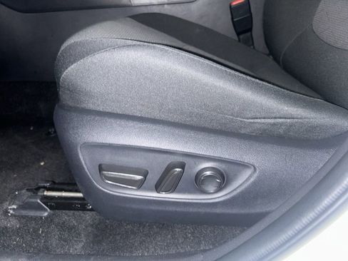 Used 2025 Toyota RAV4 XLE image 15