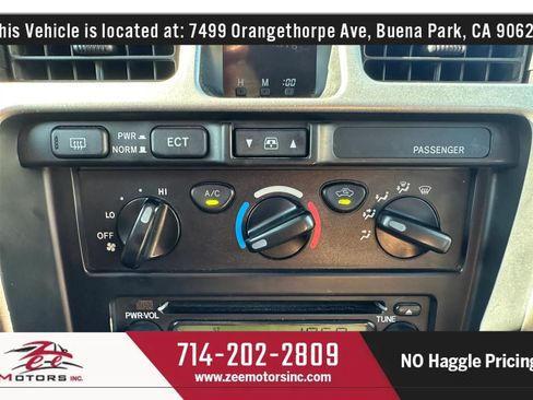 Used 2002 Toyota 4Runner SR5 AWD/4WD image 31