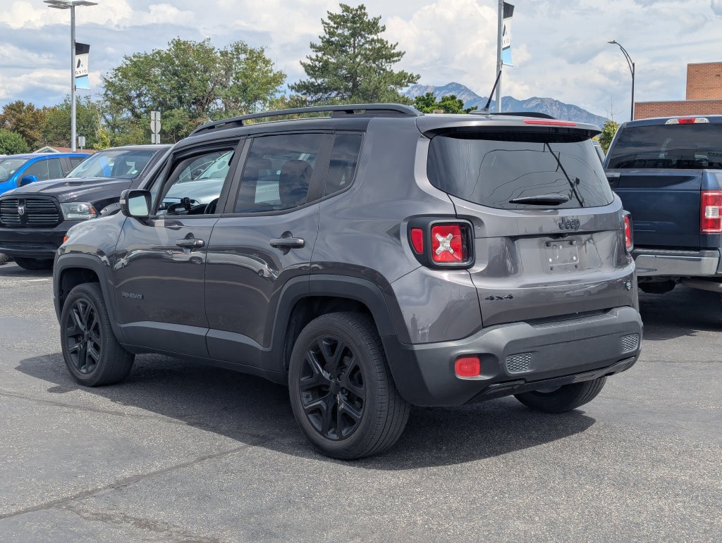 Used 2016 Jeep Renegade Latitude AWD/4WD image 6
