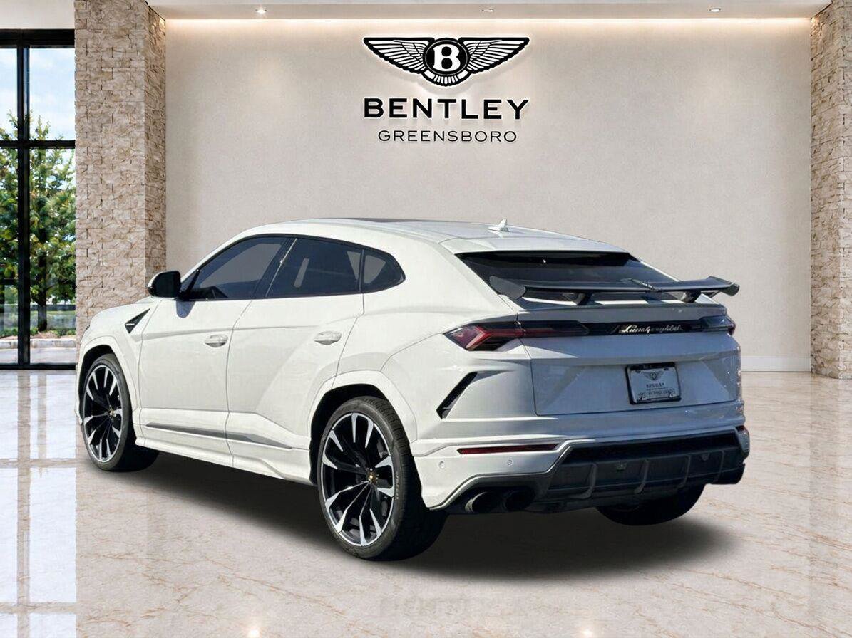 Used 2021 Lamborghini Urus AWD/4WD image 3