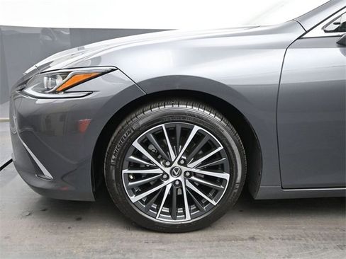 Certified 2022 Lexus ES 350 w/ Premium Package image 9