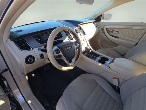 Used 2018 Ford Taurus SE image 20