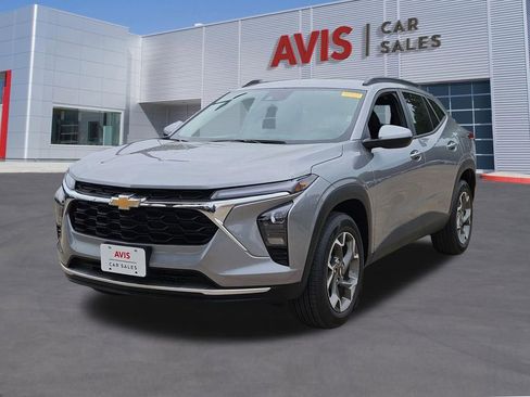Used 2025 Chevrolet Trax LT w/ LT Convenience Package FWD image 1