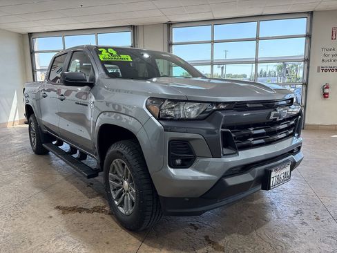 Used 2024 Chevrolet Colorado LT w/ LT Convenience Package RWD image 4