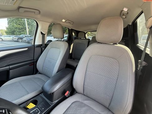 Used 2022 Ford Escape SE FWD image 8
