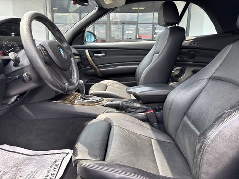 Used 2009 BMW 135i Convertible RWD image 21