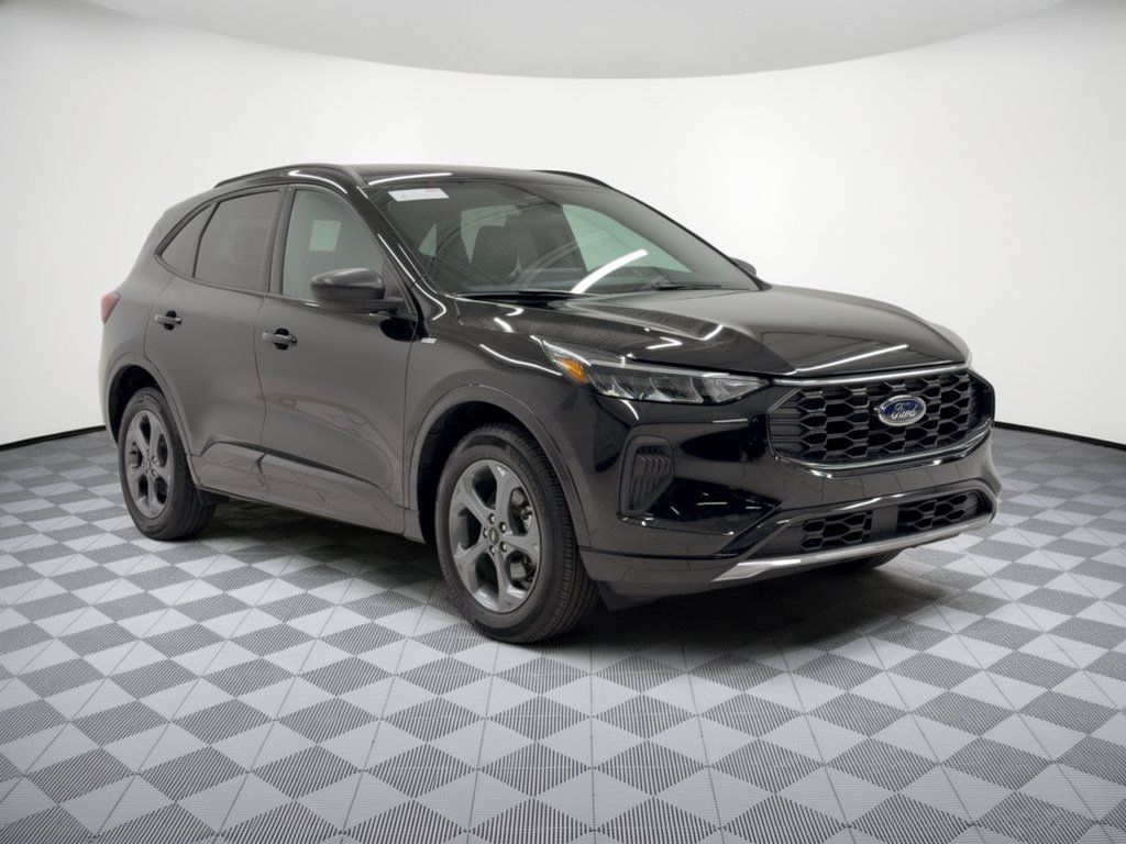 Certified 2023 Ford Escape ST-Line w/ Tech Pack #1 AWD/4WD image 7