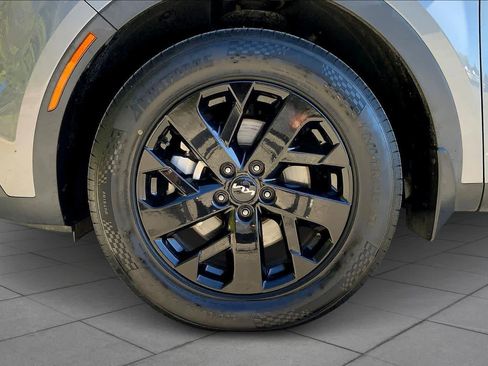 Used 2023 Kia Sorento S w/ Panoramic Sunroof Package image 10