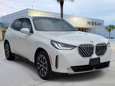 Used 2025 BMW X3 xDrive30i AWD/4WD image 10