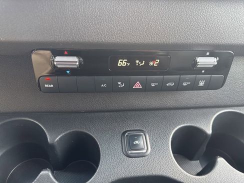 Used 2022 Mercedes-Benz Sprinter 2500 image 22