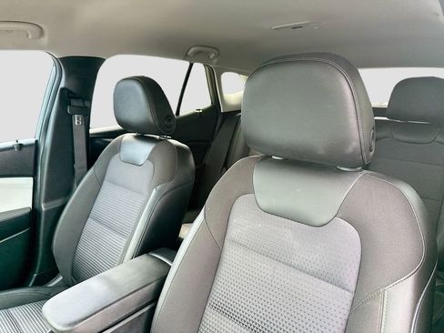 Used 2025 Chevrolet Trax LT w/ Driver Confidence Package FWD image 12