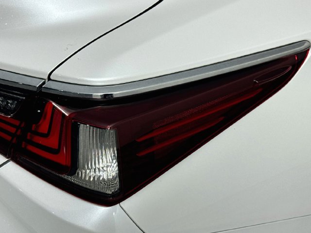Used 2021 Lexus ES 350 w/ Accessory Package 2 FWD image 31