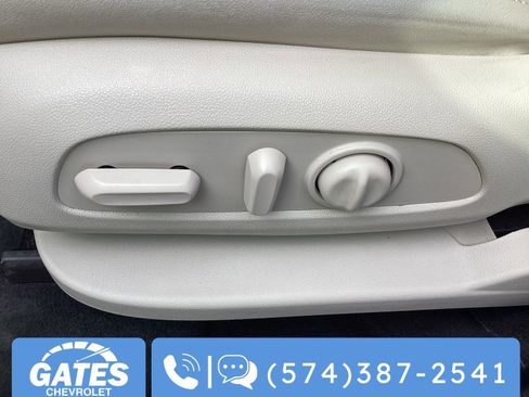 Used 2023 Buick Enclave Essence w/ Experience Buick Package image 21