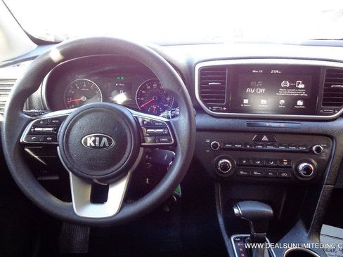 Used 2022 Kia Sportage LX AWD/4WD image 10
