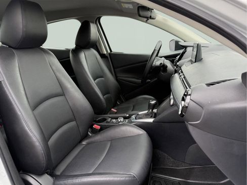 Used 2020 Toyota Yaris XLE FWD image 19