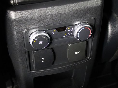 Used 2020 Ford Explorer XLT w/ Equipment Group 202A image 22