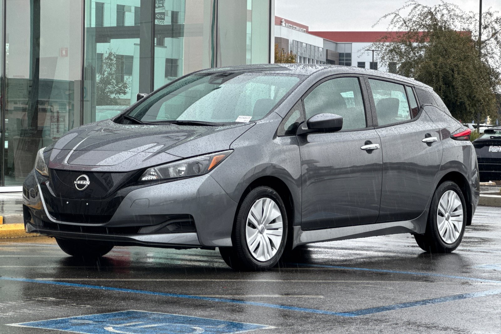 Used 2025 Nissan Leaf S FWD image 8