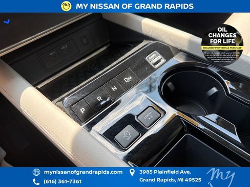 Used 2025 Nissan Murano SV AWD/4WD image 25