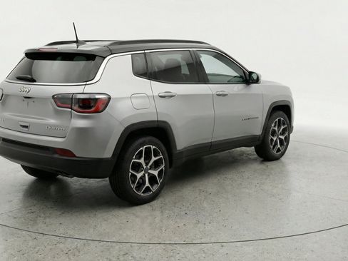Used 2025 Jeep Compass Limited AWD/4WD image 9