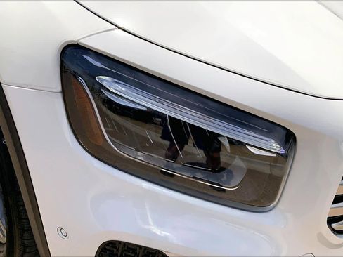Used 2025 Mercedes-Benz GLB 250 4MATIC image 36