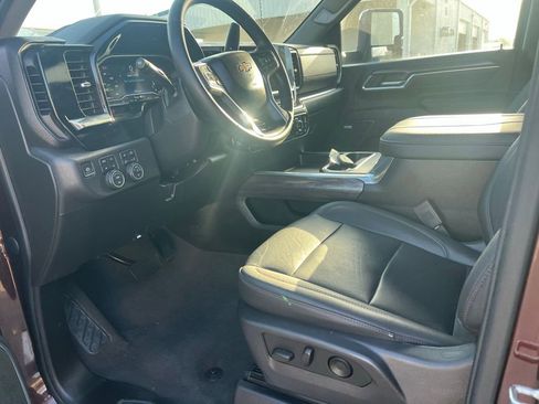 Used 2024 Chevrolet Silverado 2500 LTZ w/ LTZ Plus Package AWD/4WD image 11