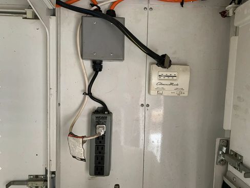 Used 2019 Ford E-350 and Econoline 350 Super Duty RWD image 36