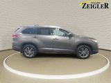 Used 2017 Toyota Highlander XLE image 4