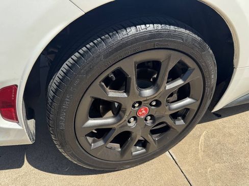 Used 2019 FIAT 124 Spider Abarth w/ Convenience Group RWD image 30