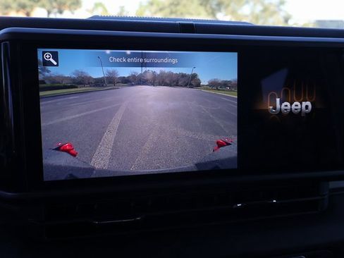 Used 2024 Jeep Gladiator Sport image 26