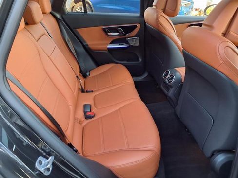 Used 2025 Mercedes-Benz GLC 300 image 20