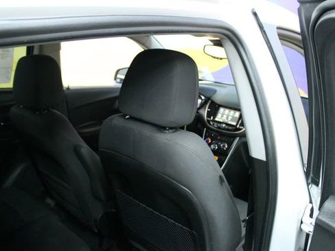 Used 2019 Chevrolet Trax LT image 10