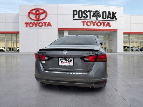 Used 2022 Nissan Altima 2.5 SR w/ Midnight Edition Package image 6